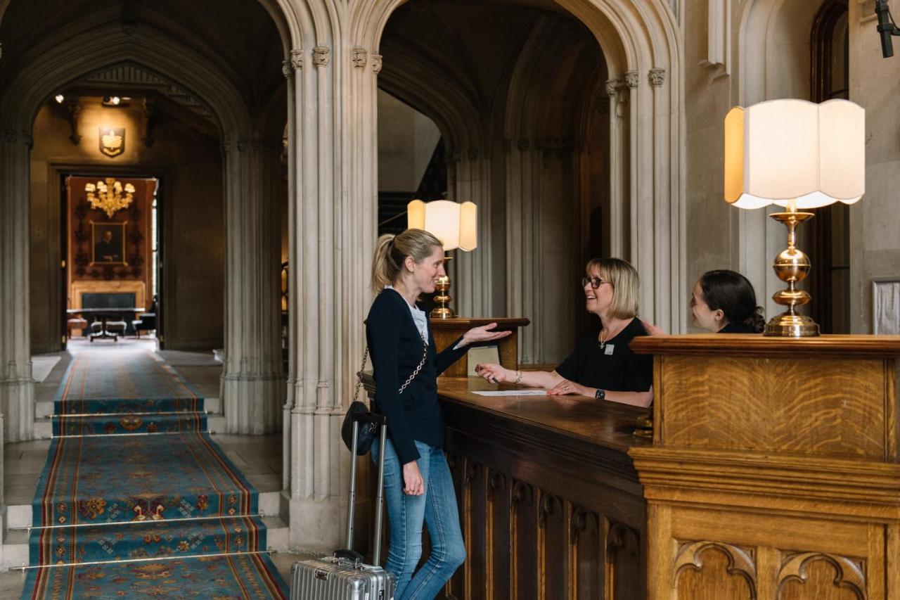فندق بيركهامستيدفي  Ashridge House المظهر الخارجي الصورة